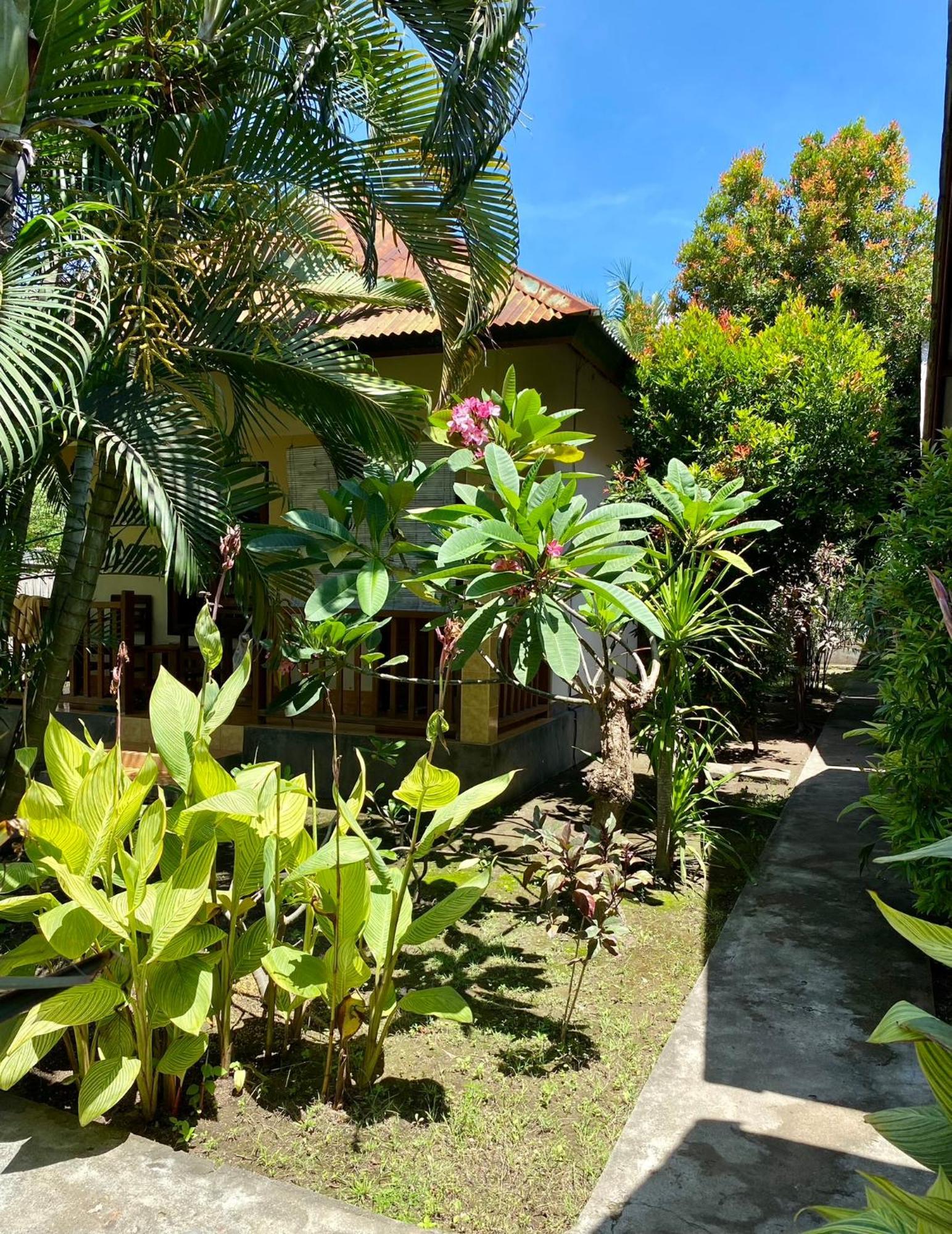 Puring Bungalows Gili Air Exteriör bild